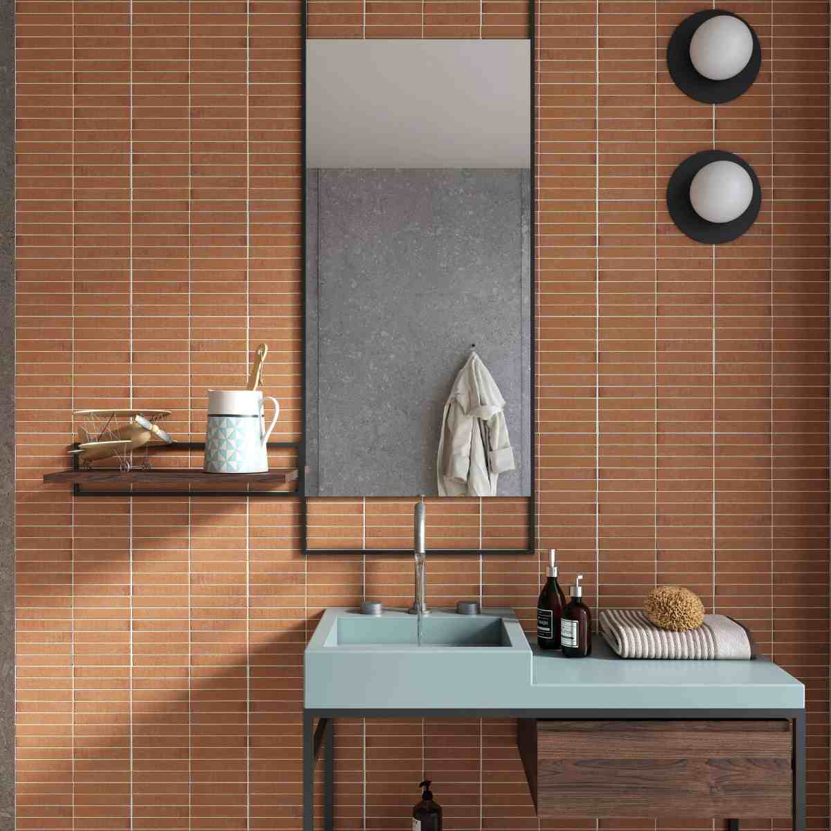 Terracotta wandtegels in badkamer